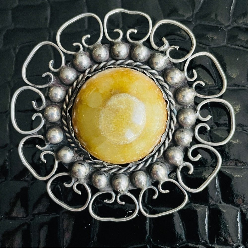 Vintage Yellow Agate Bulls Eye Ball Sterling Silver Brooch Pin